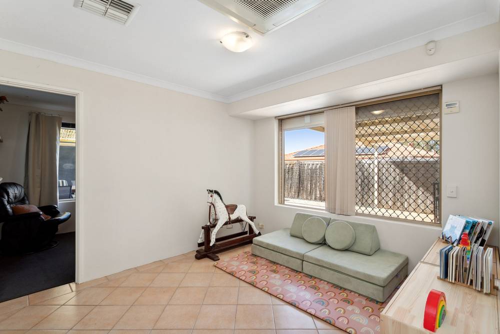 2 Elbrus Way, Caversham, WA 6055