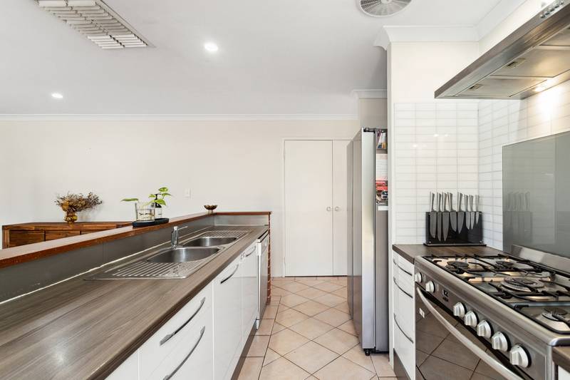 2 Elbrus Way, Caversham, WA 6055