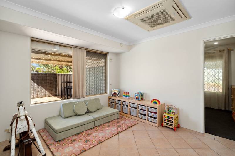 2 Elbrus Way, Caversham, WA 6055