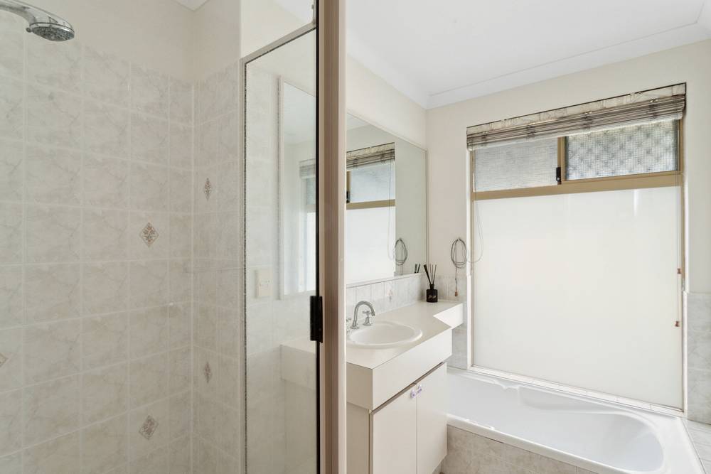 2 Elbrus Way, Caversham, WA 6055