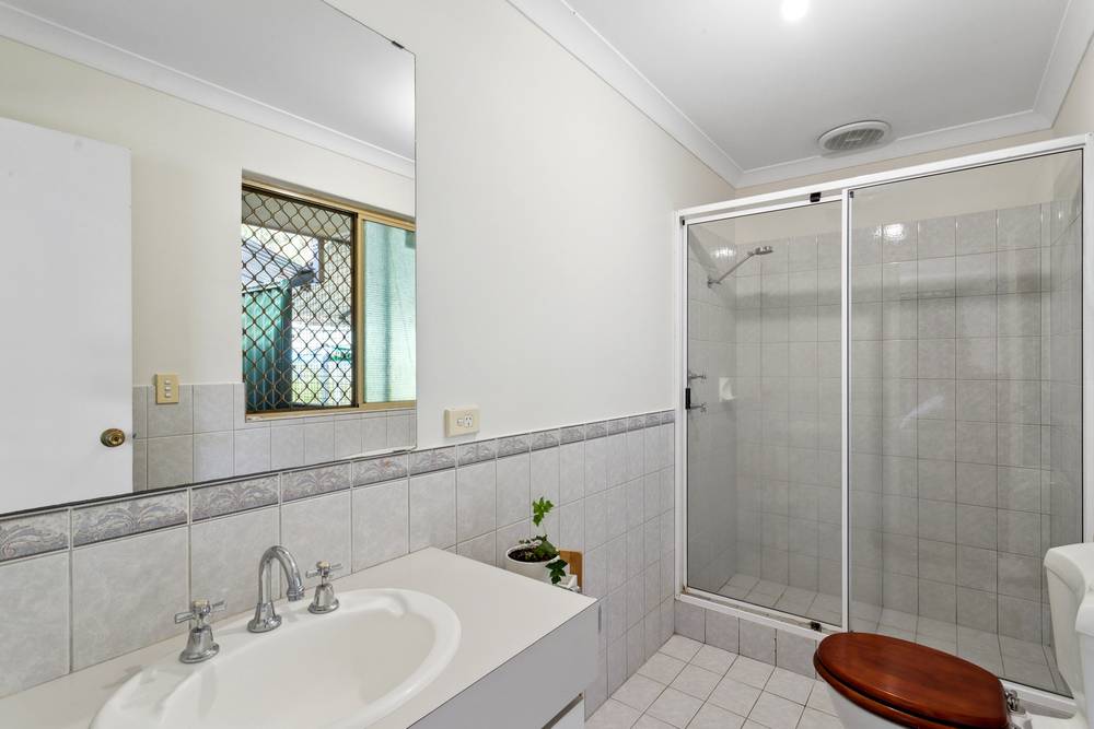2 Elbrus Way, Caversham, WA 6055