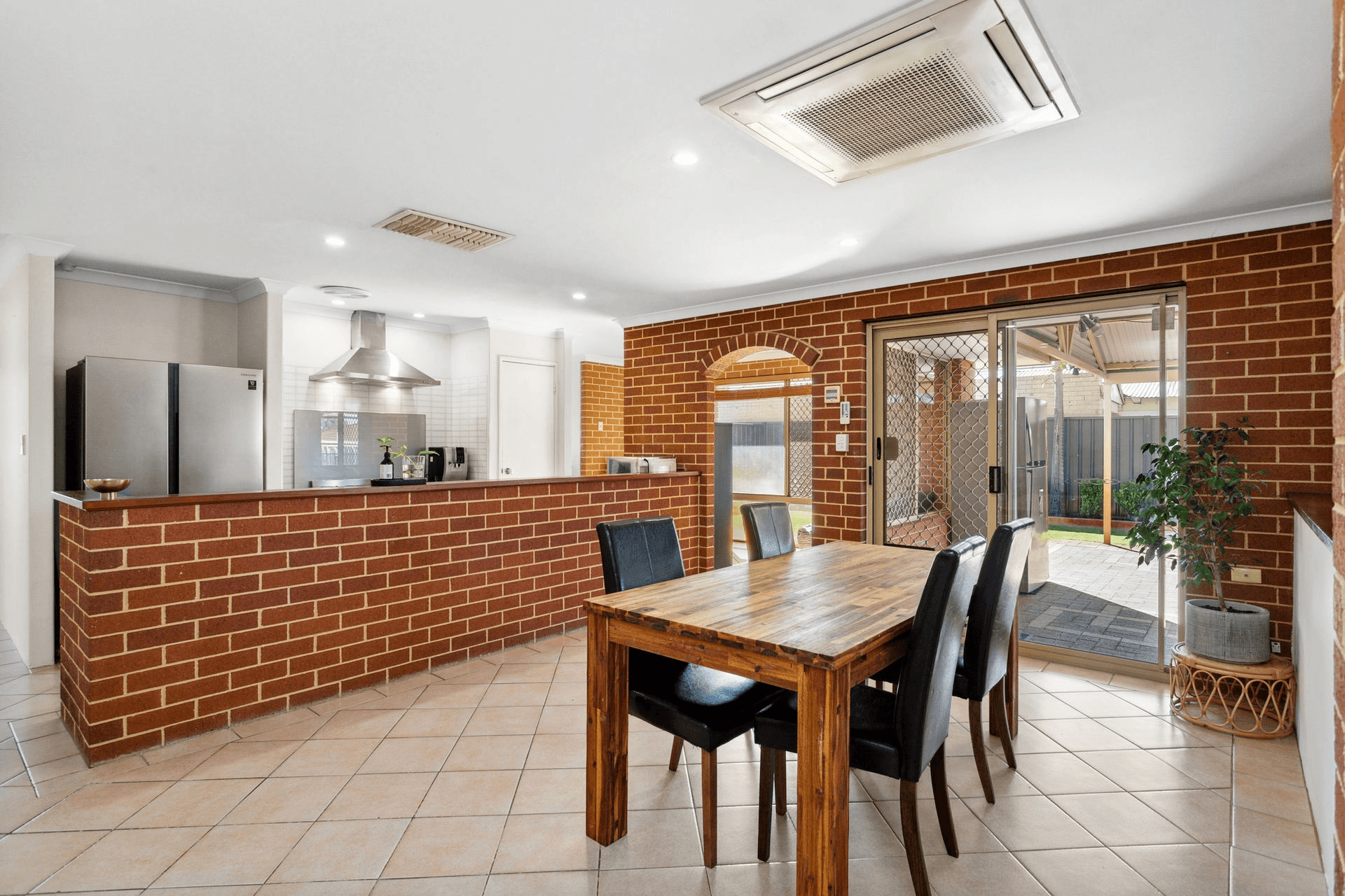 2 Elbrus Way, Caversham, WA 6055