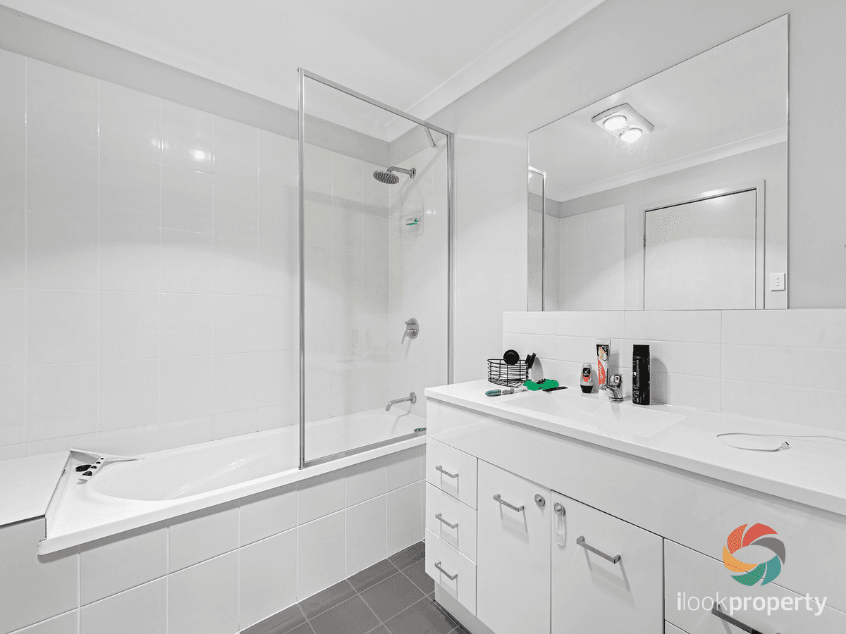 2/119 Wadeville Street, Heathwood, QLD 4110