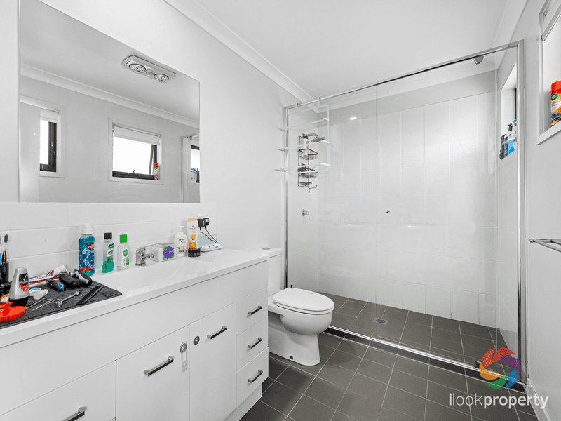 2/119 Wadeville Street, Heathwood, QLD 4110