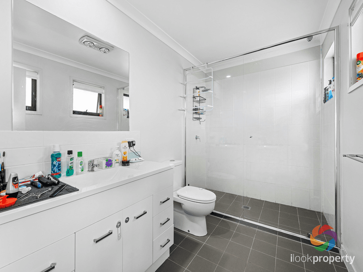 2/119 Wadeville Street, Heathwood, QLD 4110