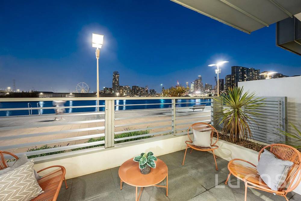 232 River Esplanade, Docklands, VIC 3008