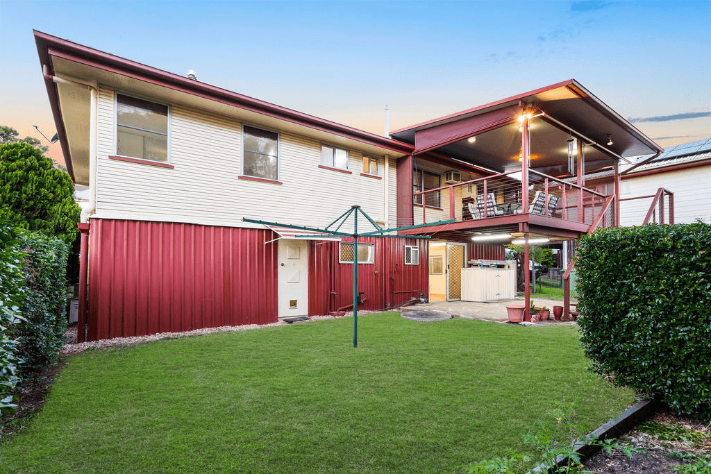 11 BETTS STREET, BOONAH, QLD 4310