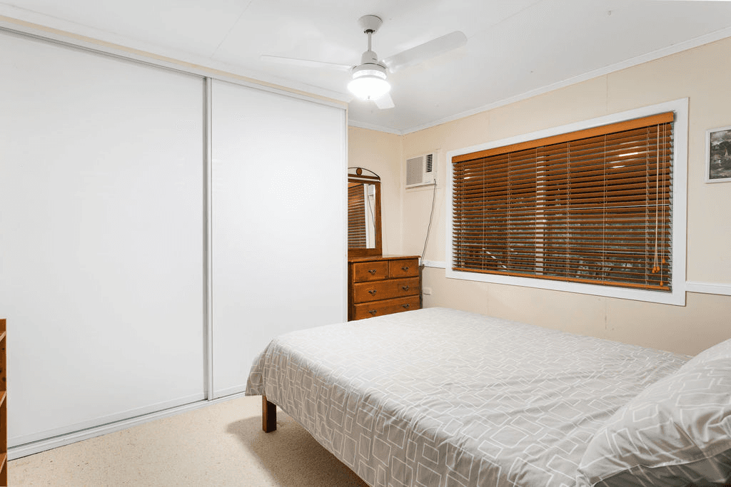 11 BETTS STREET, BOONAH, QLD 4310