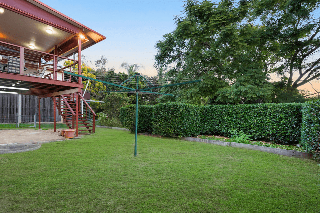 11 BETTS STREET, BOONAH, QLD 4310