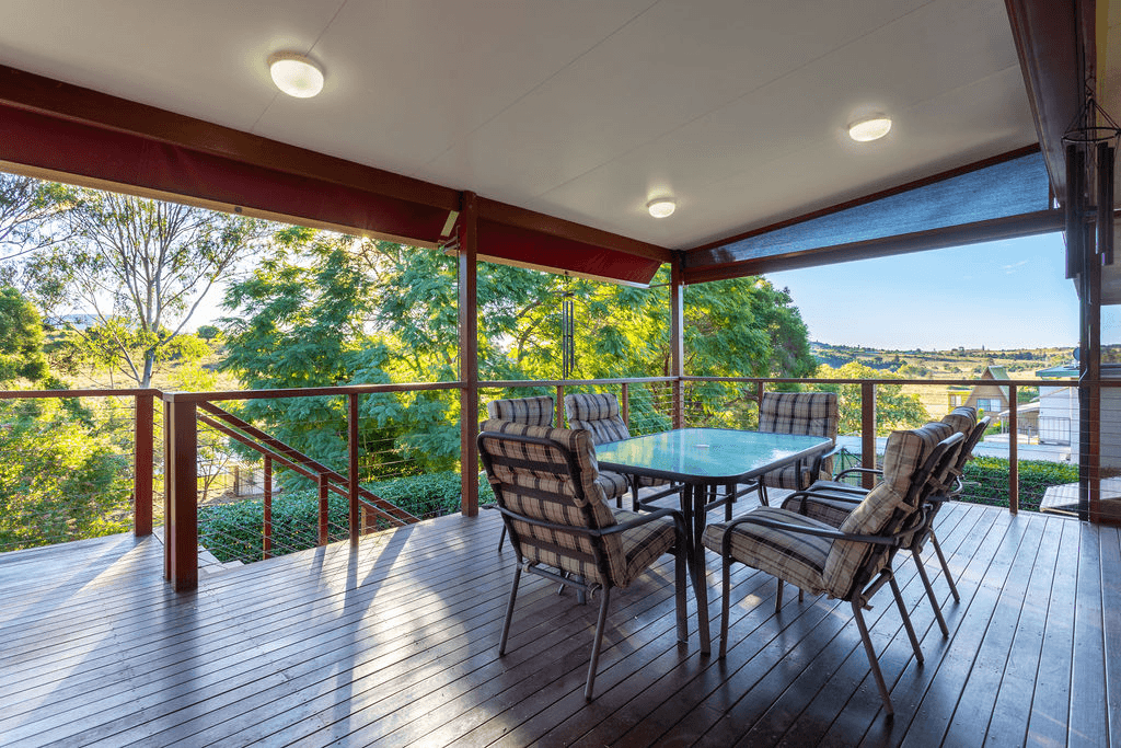 11 BETTS STREET, BOONAH, QLD 4310