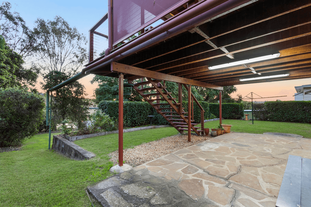 11 BETTS STREET, BOONAH, QLD 4310