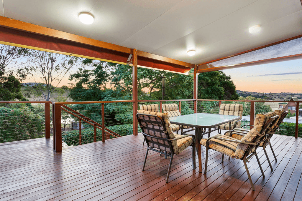 11 BETTS STREET, BOONAH, QLD 4310