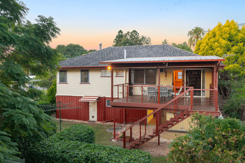 11 BETTS STREET, BOONAH, QLD 4310