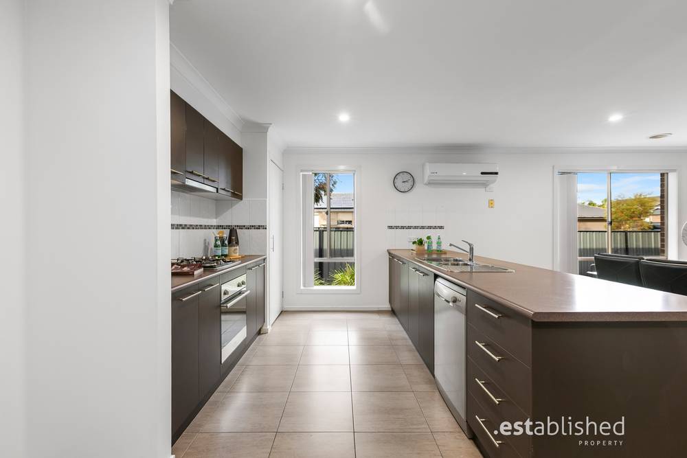 45 Breasley Parkway, POINT COOK, VIC 3030