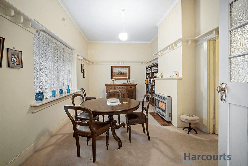 38 Victoria Avenue, Lake Wendouree, VIC 3350