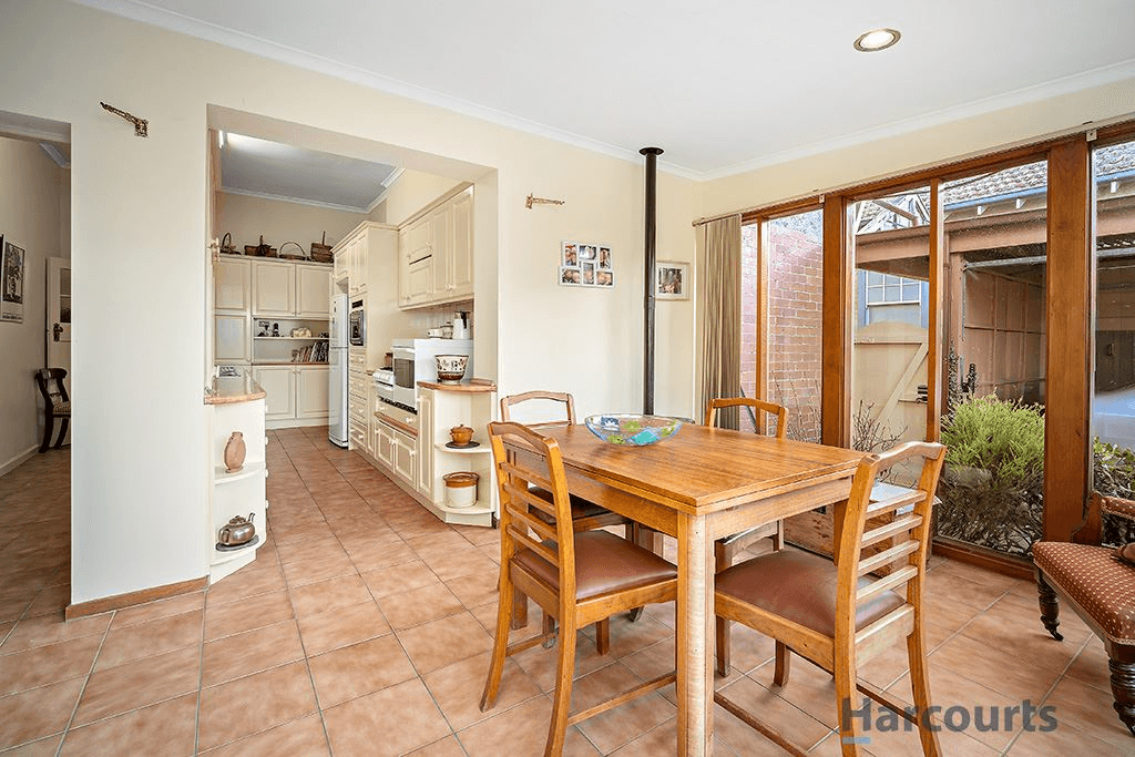 38 Victoria Avenue, Lake Wendouree, VIC 3350