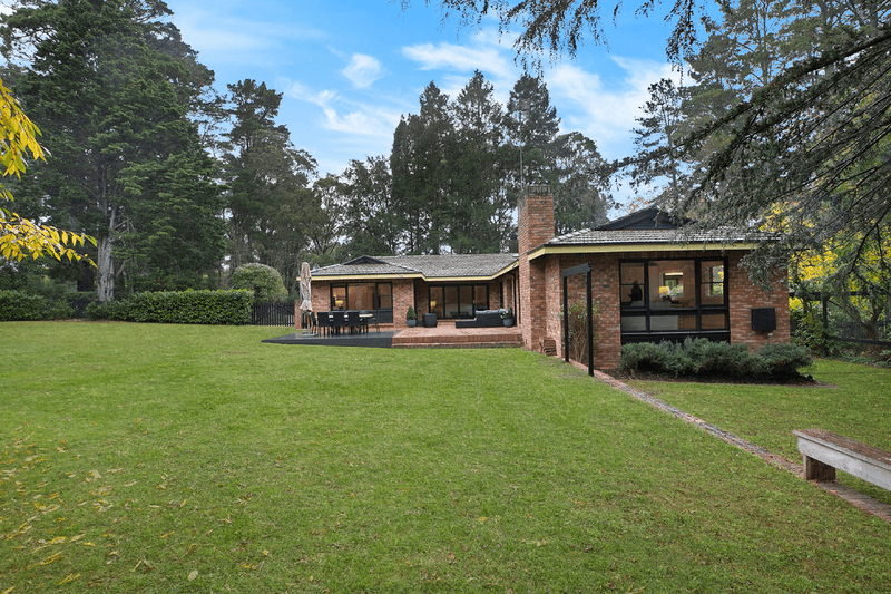 18 Riversdale  Avenue, BURRADOO, NSW 2576