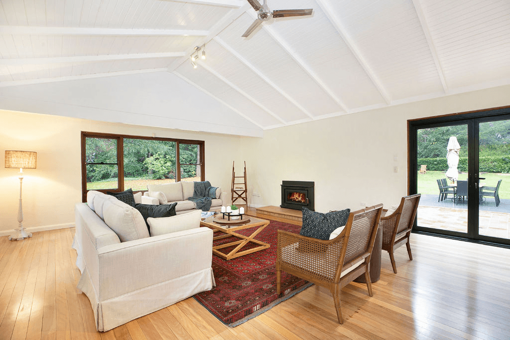 18 Riversdale  Avenue, BURRADOO, NSW 2576