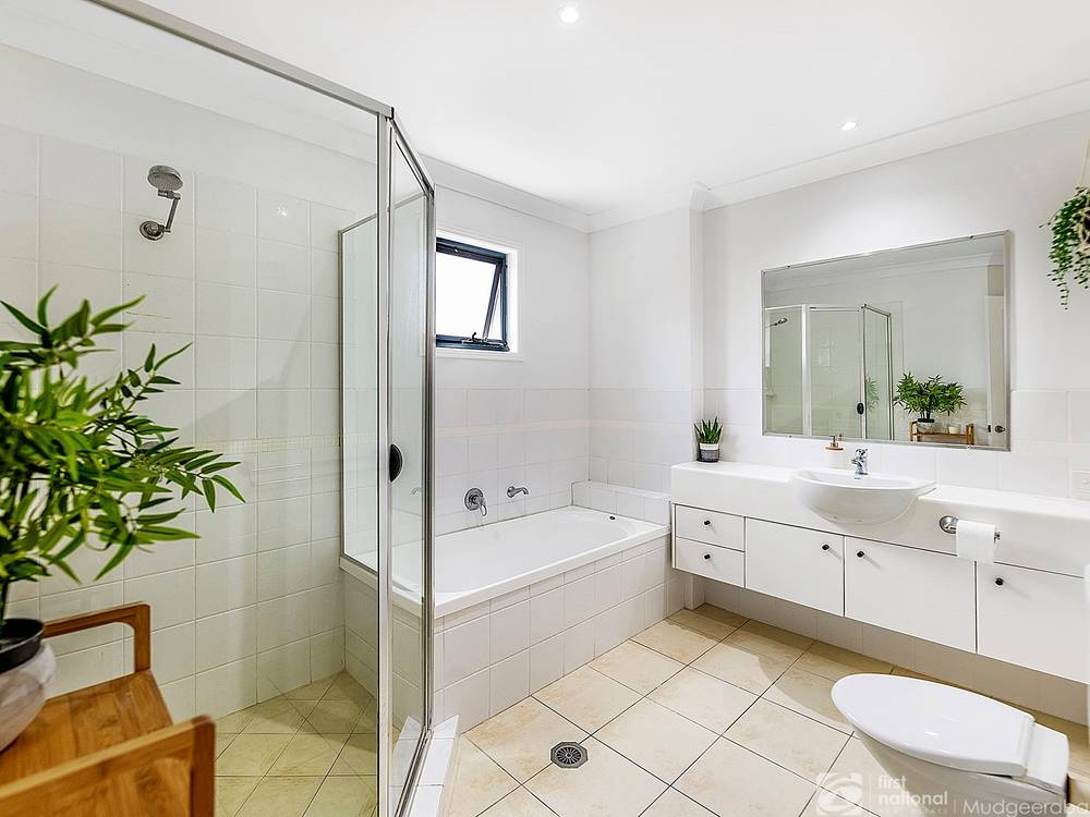 1/6 Faculty Crescent, Mudgeeraba, QLD 4213