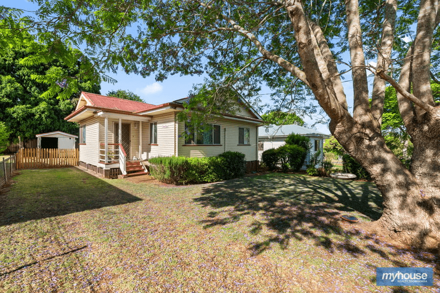 23 Elizabeth Street, SOUTH TOOWOOMBA, QLD 4350