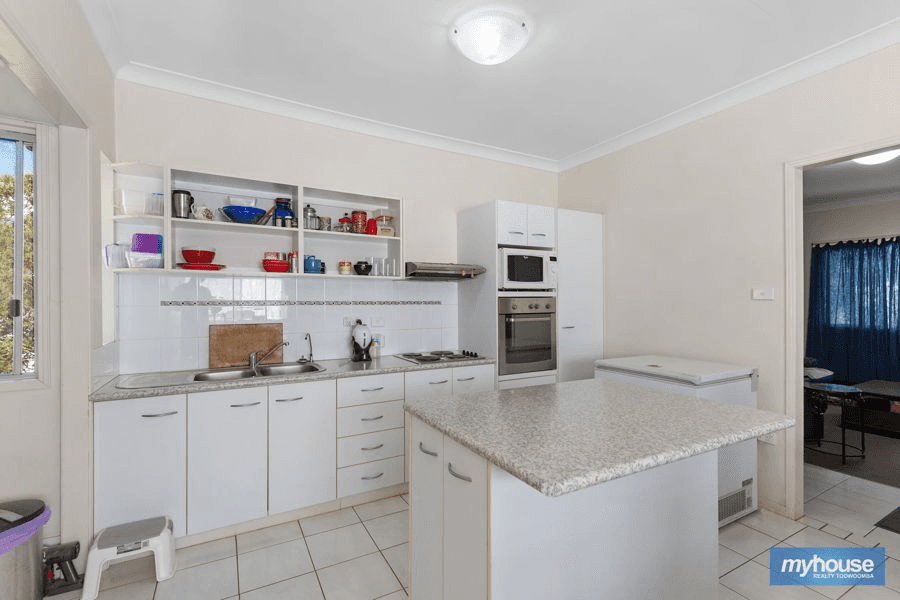 23 Elizabeth Street, SOUTH TOOWOOMBA, QLD 4350