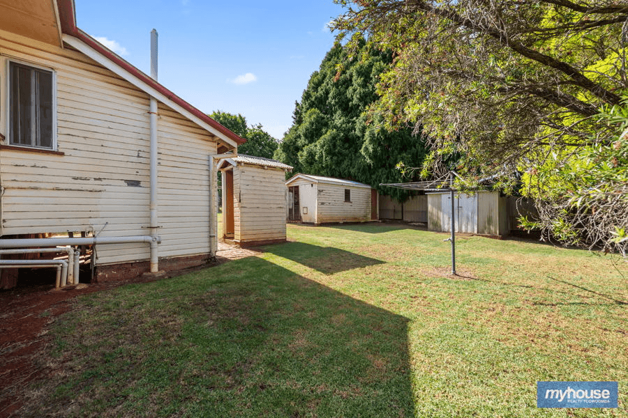 23 Elizabeth Street, SOUTH TOOWOOMBA, QLD 4350