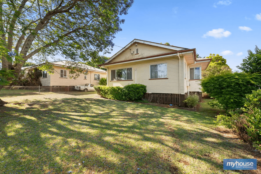 23 Elizabeth Street, SOUTH TOOWOOMBA, QLD 4350