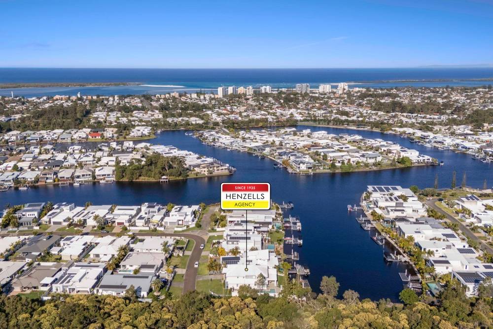 2 North Point Crescent, PELICAN WATERS, QLD 4551
