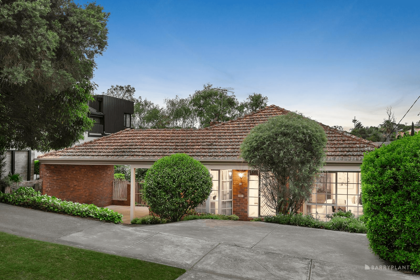 12 Romilly Avenue, TEMPLESTOWE LOWER, VIC 3107