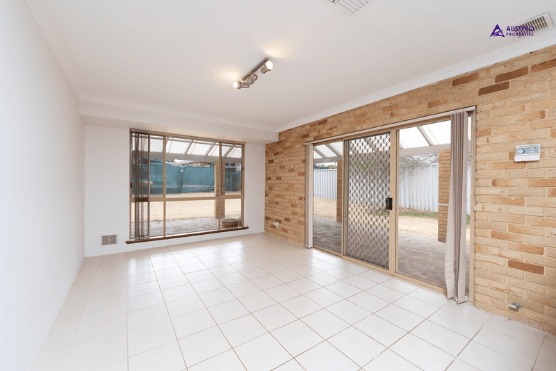 2 Ivory Court, Kingsley, WA 6026