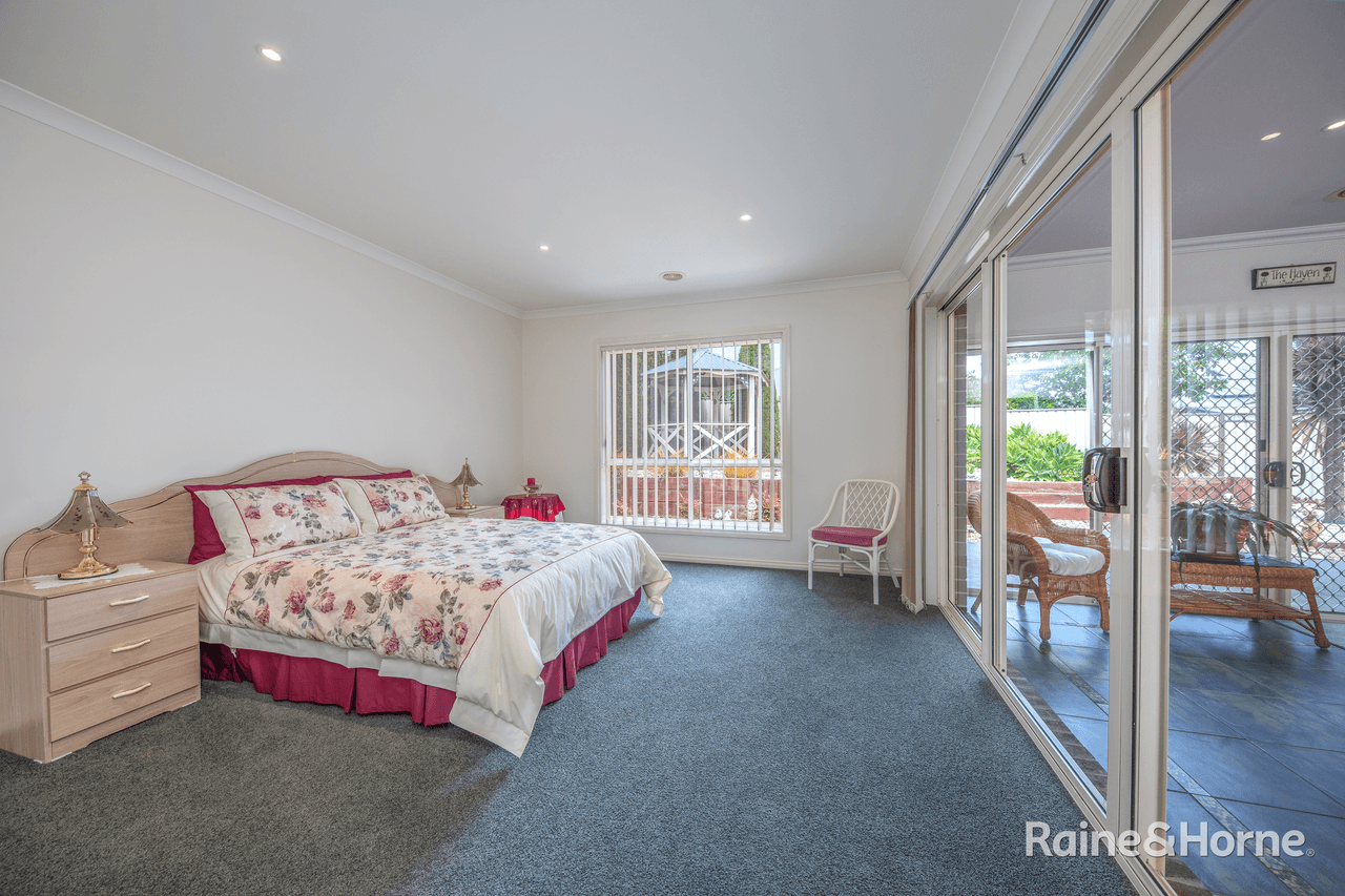 9 Ironbark Drive, SUNBURY, VIC 3429