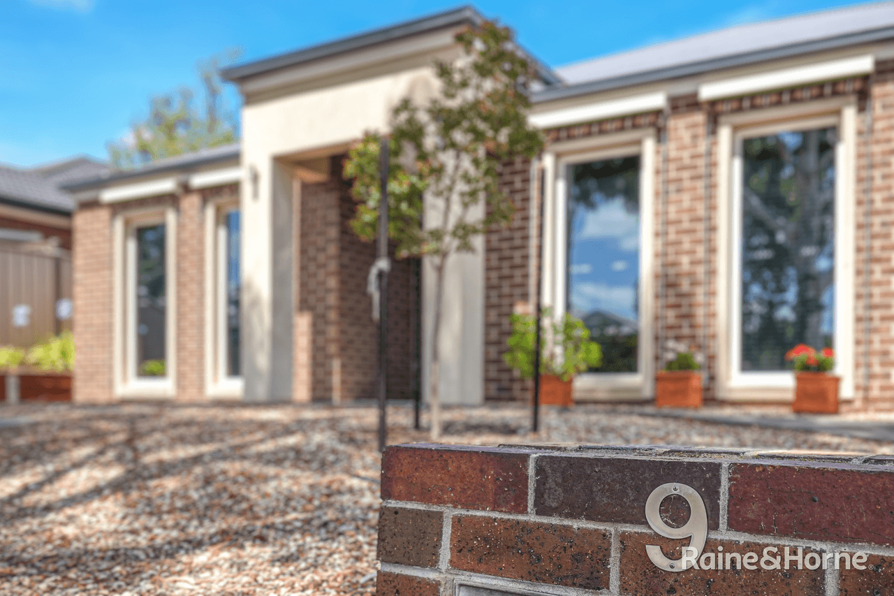 9 Ironbark Drive, SUNBURY, VIC 3429