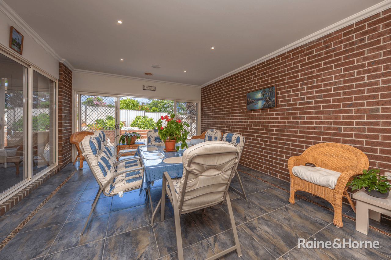 9 Ironbark Drive, SUNBURY, VIC 3429