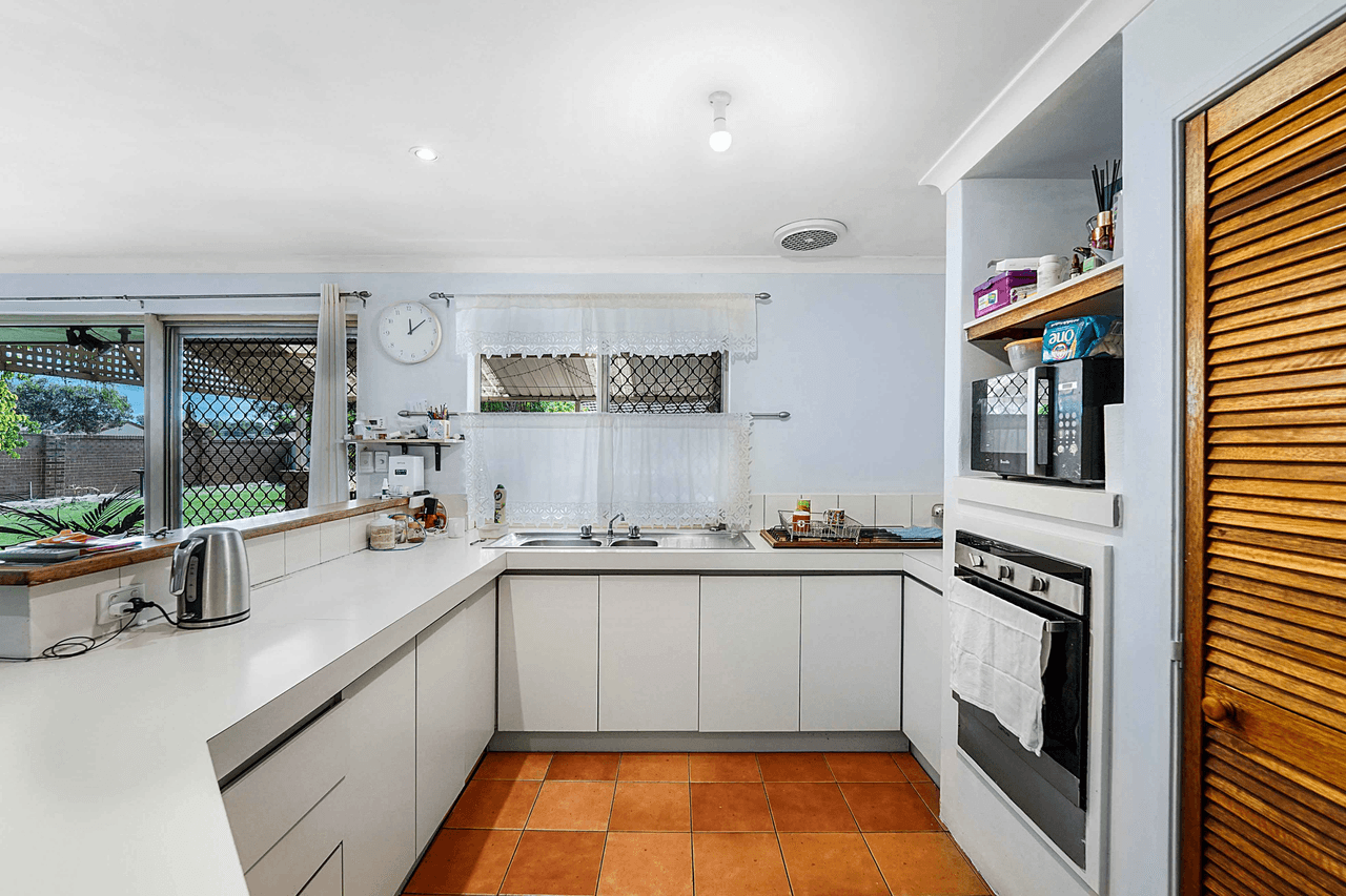 53 Valley Brook Road, CAVERSHAM, WA 6055