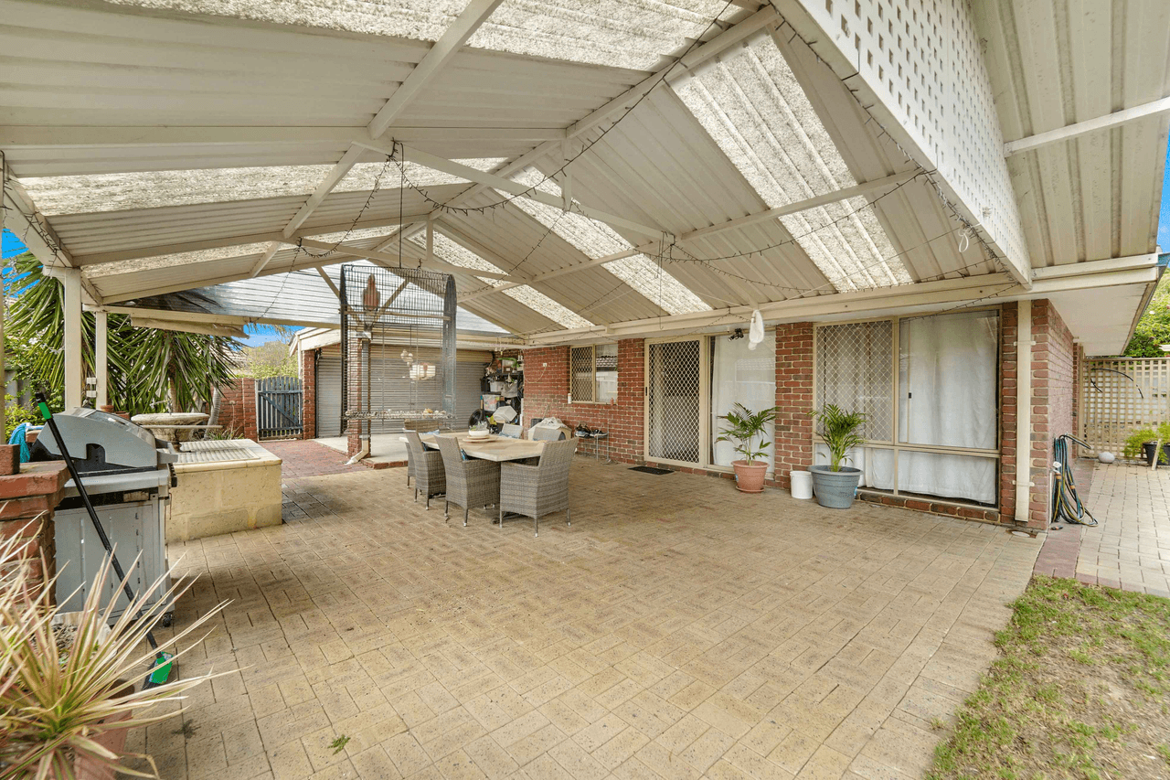 53 Valley Brook Road, CAVERSHAM, WA 6055