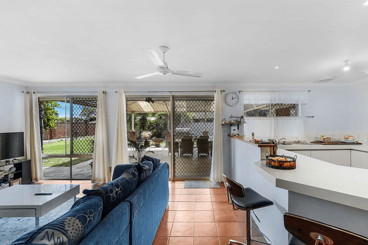 53 Valley Brook Road, CAVERSHAM, WA 6055