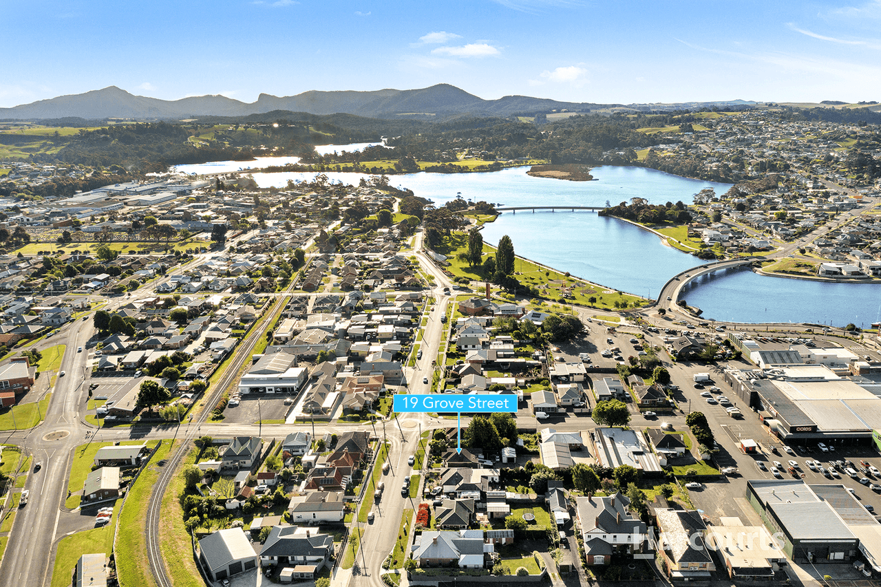 19 Grove Street, ULVERSTONE, TAS 7315