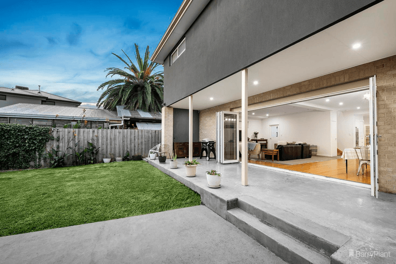 13 Poplar Crescent, BELLFIELD, VIC 3081