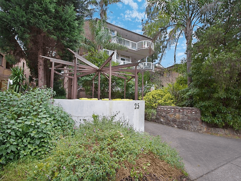 2/25 Queens Road, Westmead, NSW 2145