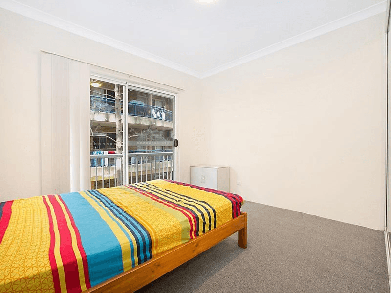 2/25 Queens Road, Westmead, NSW 2145