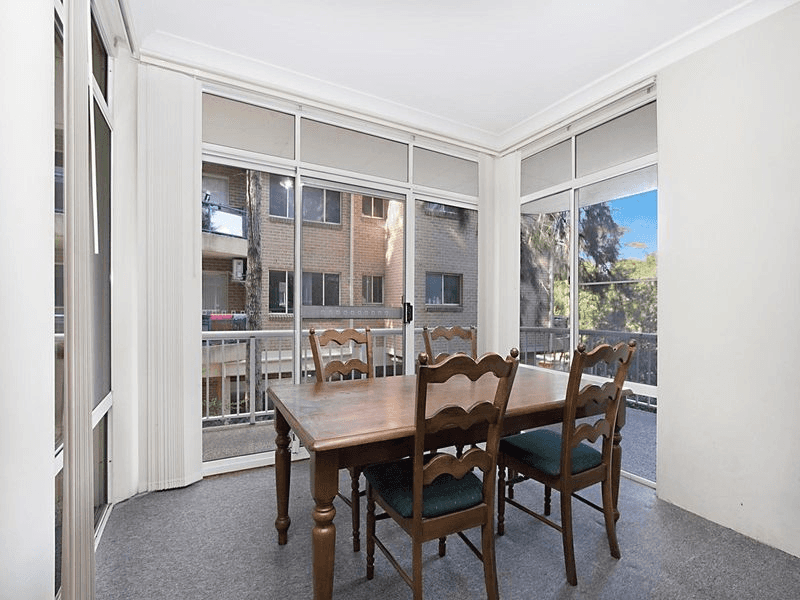 2/25 Queens Road, Westmead, NSW 2145