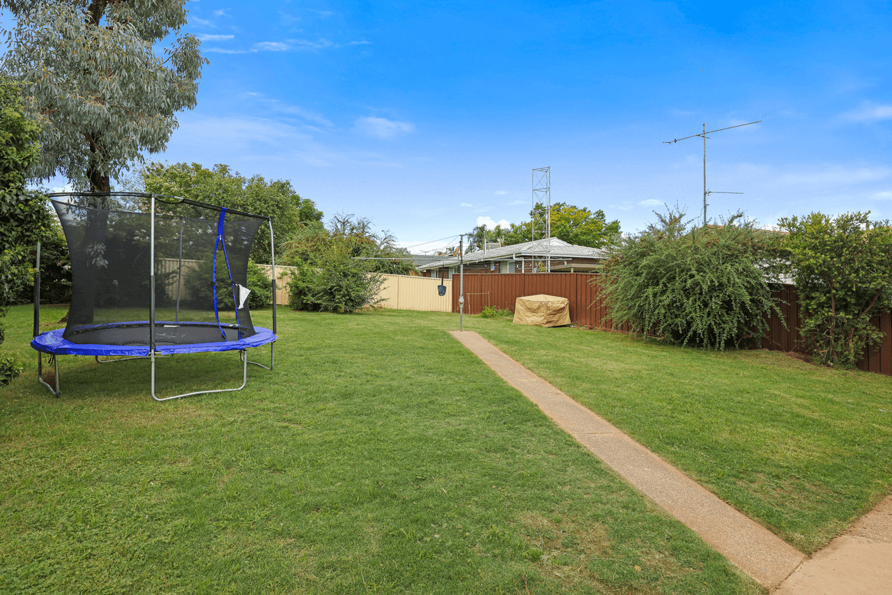 30 Minnamurra Crescent, TAMWORTH, NSW 2340