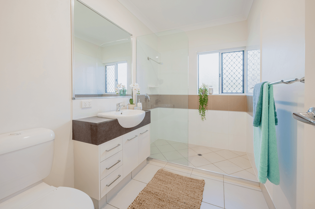 45 Hillock Crescent, BUSHLAND BEACH, QLD 4818