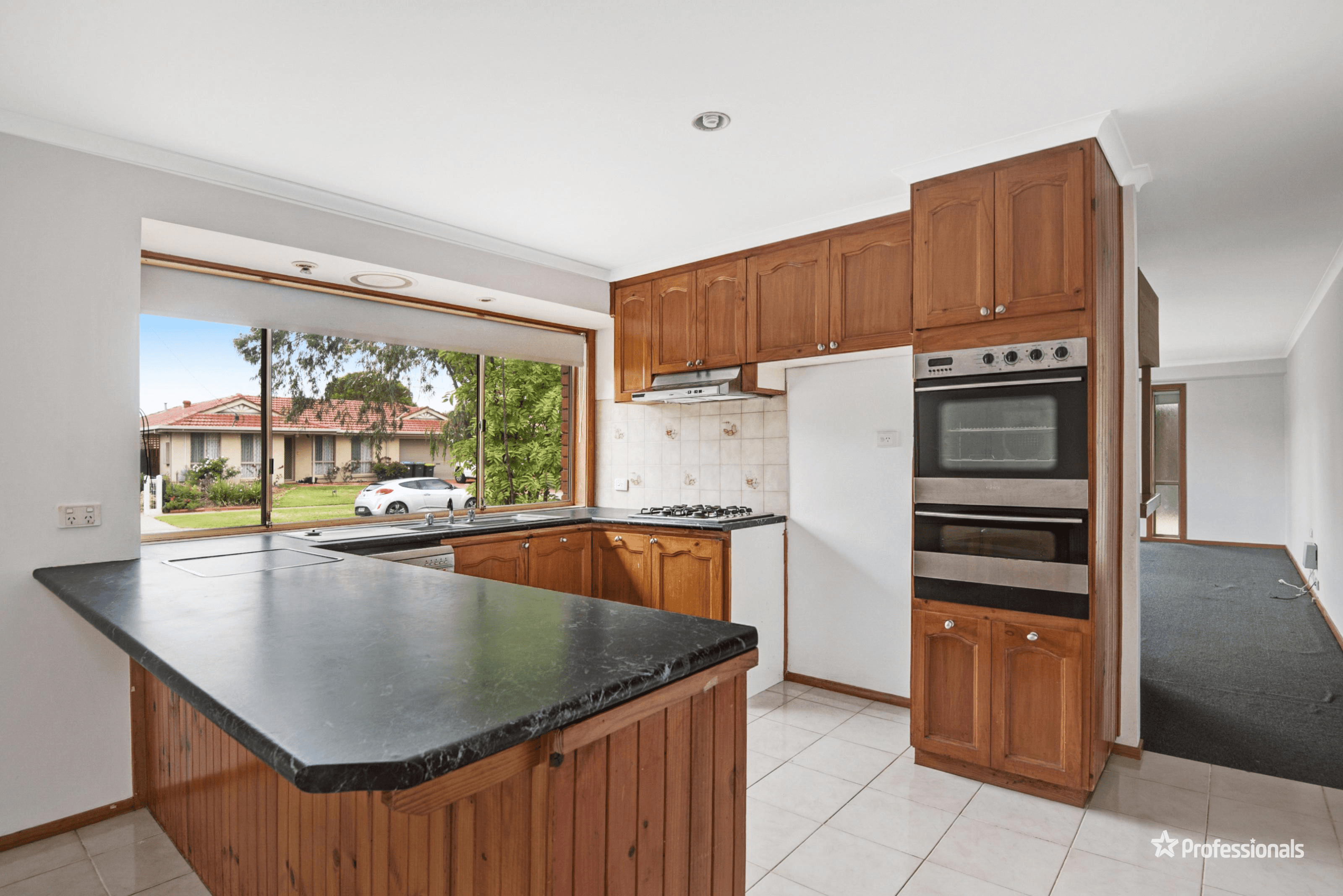 2 Enfield  Avenue, WERRIBEE, VIC 3030