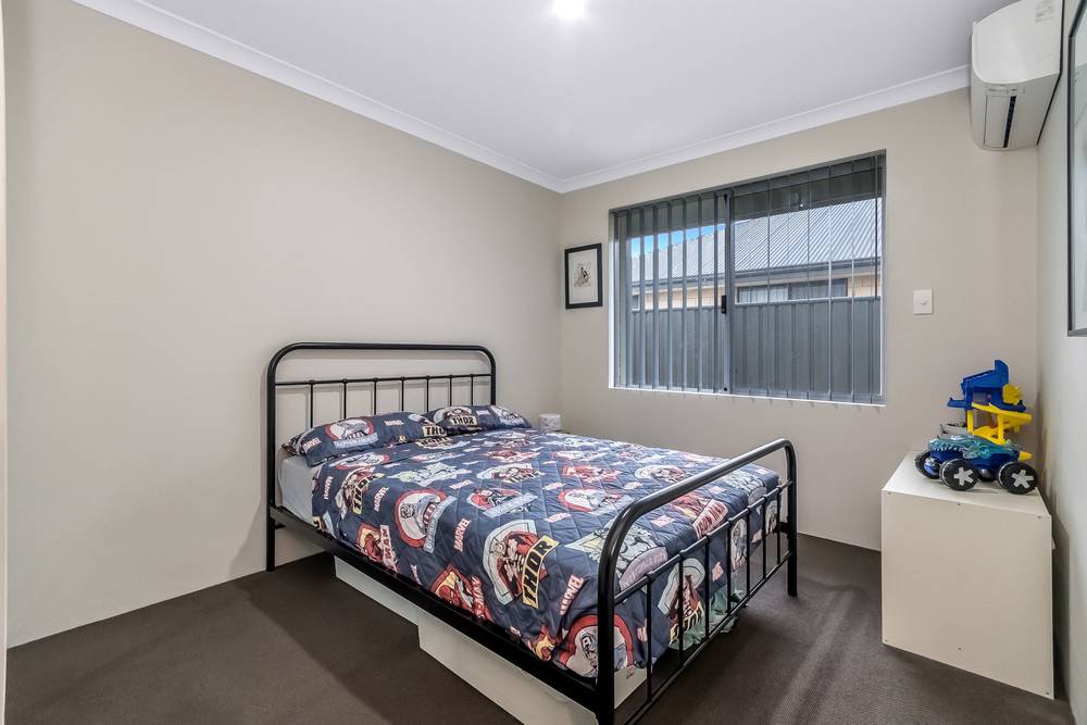 23 Charnwood Grove, Hilbert, WA 6112
