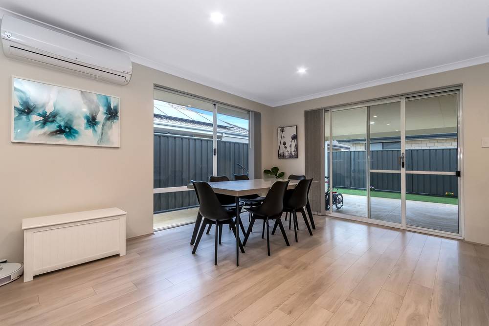 23 Charnwood Grove, Hilbert, WA 6112
