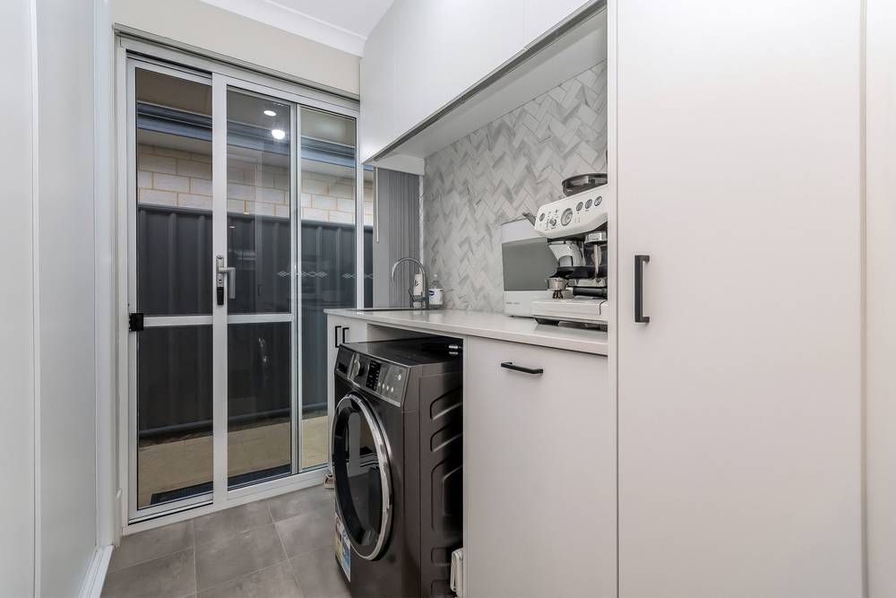 23 Charnwood Grove, Hilbert, WA 6112