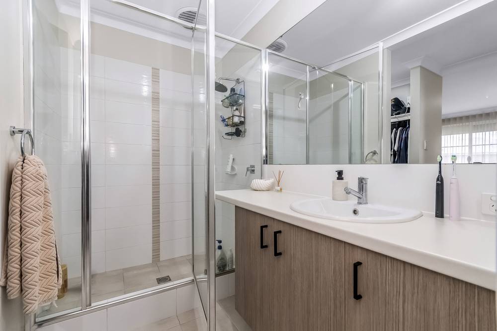 23 Charnwood Grove, Hilbert, WA 6112