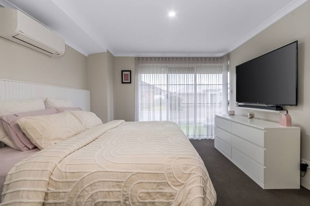 23 Charnwood Grove, Hilbert, WA 6112