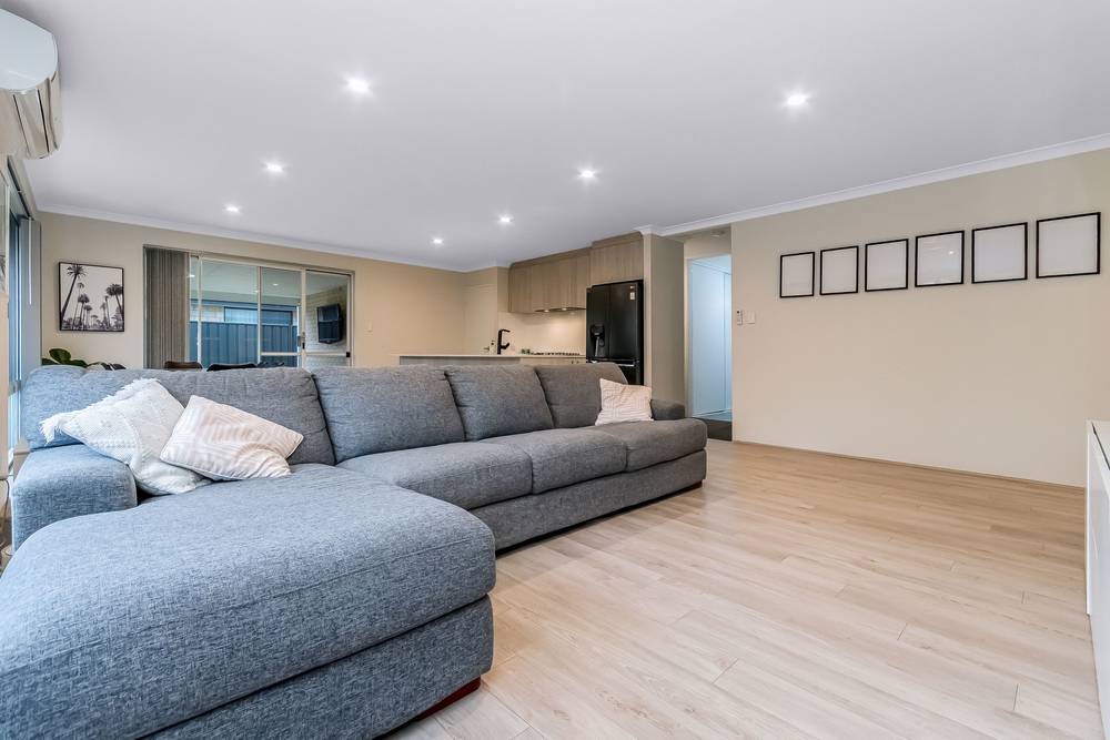 23 Charnwood Grove, Hilbert, WA 6112
